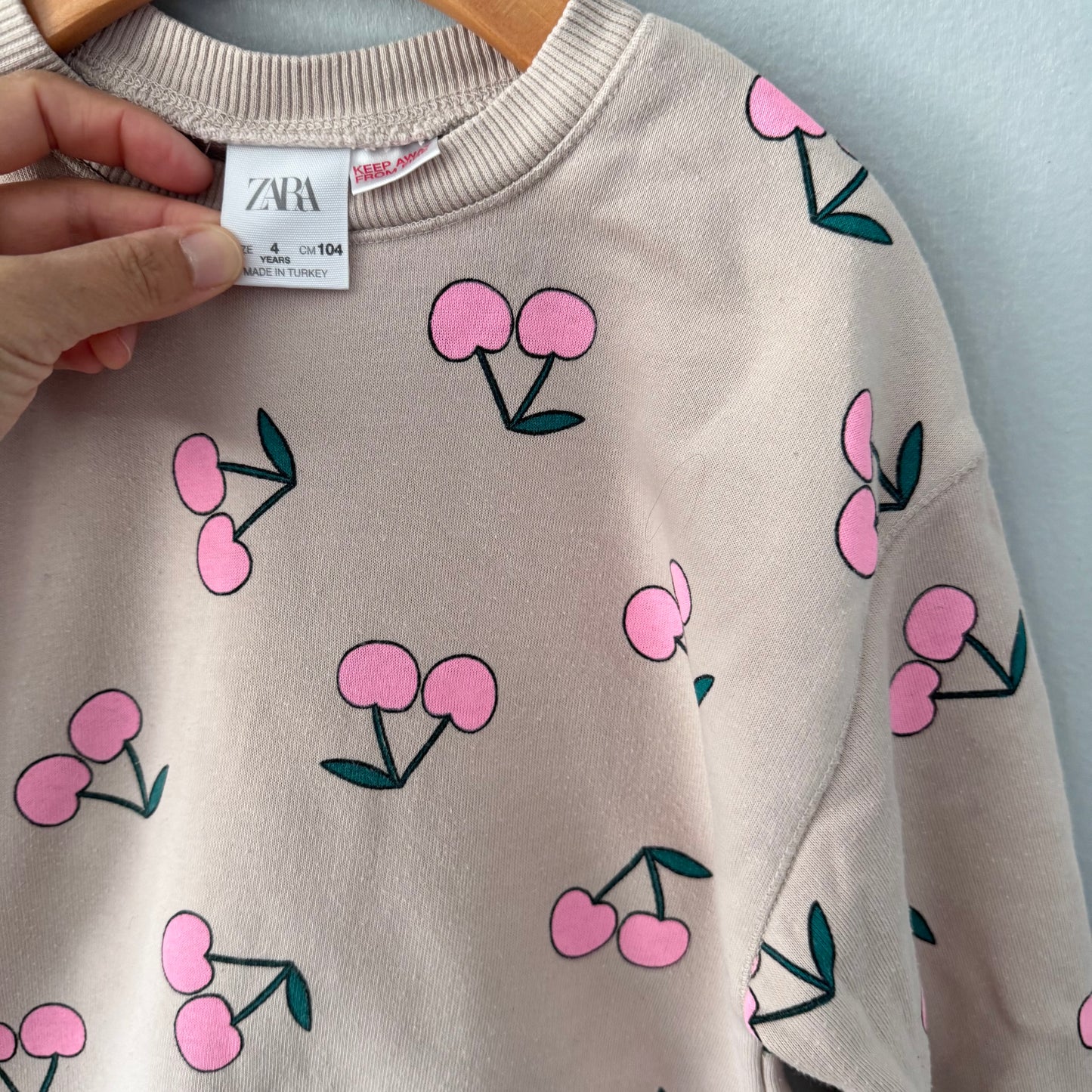 Zara / Cherry sweatshirt & leggings set / 4Y