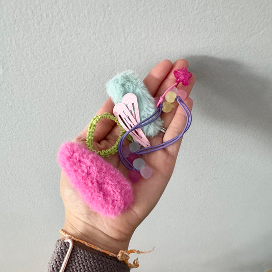 No brand / Assortment of hair accessories