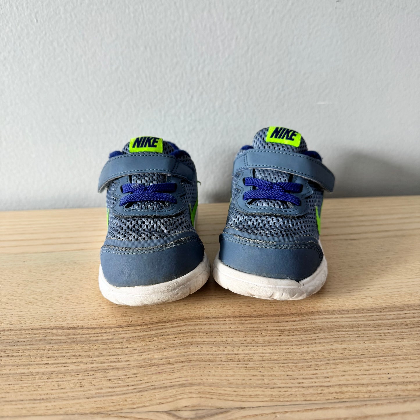 Nike / Sneakers / US7