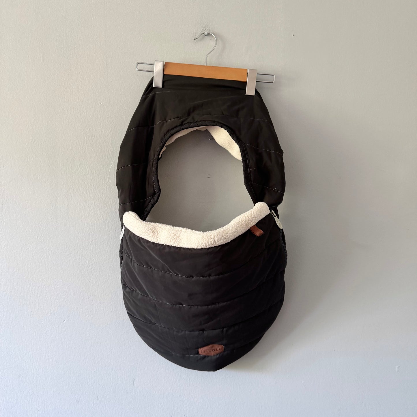 JJ Cole / Car seat cover - Black