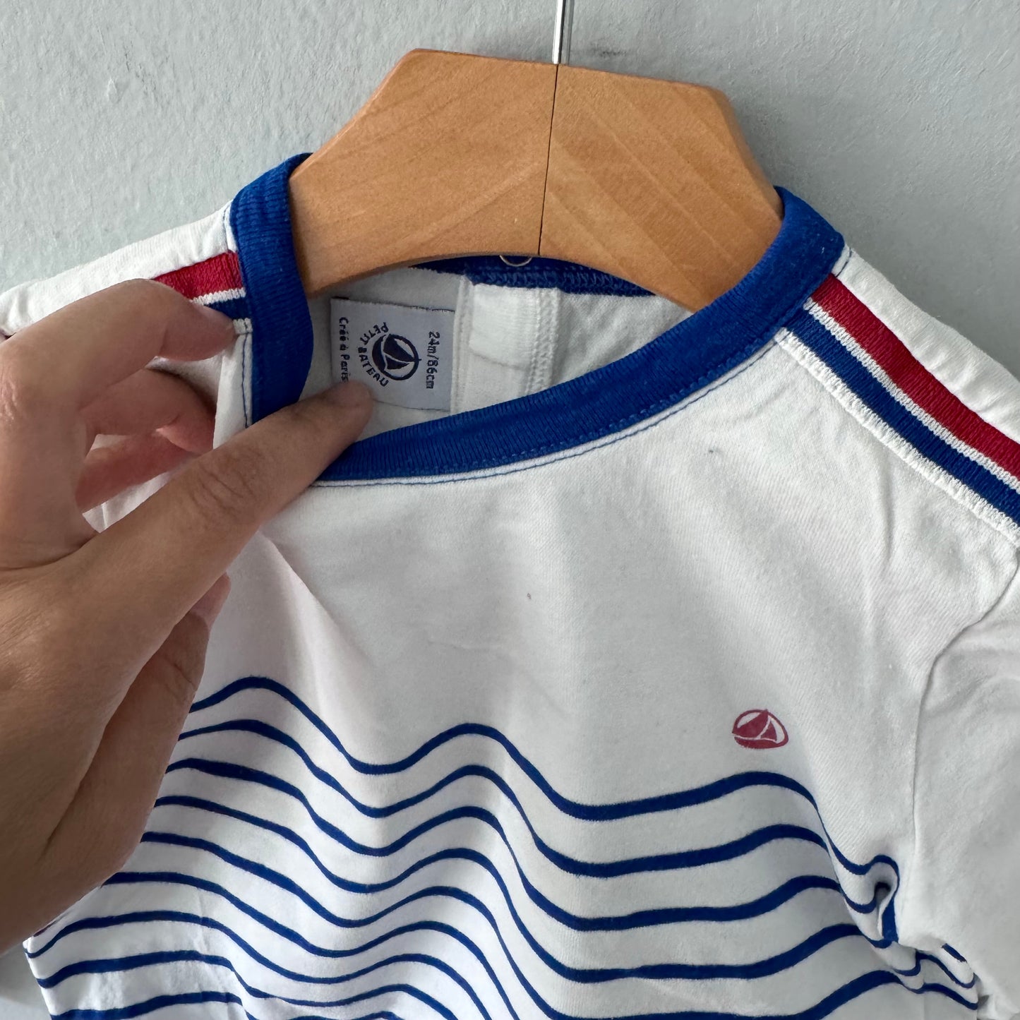Petit Bateau / White long sleeve T-shirt / 24M