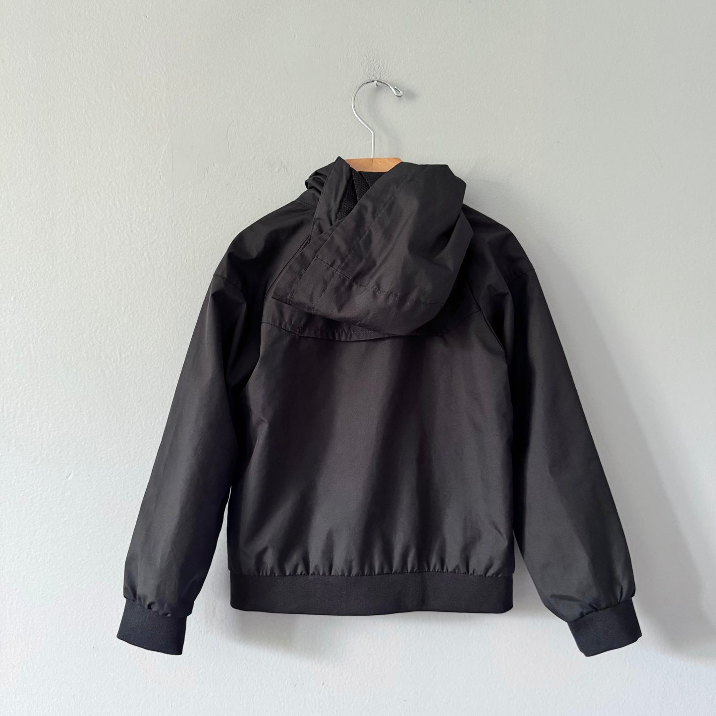 Nike / Black mesh lined nylon jacket / 3-4Y
