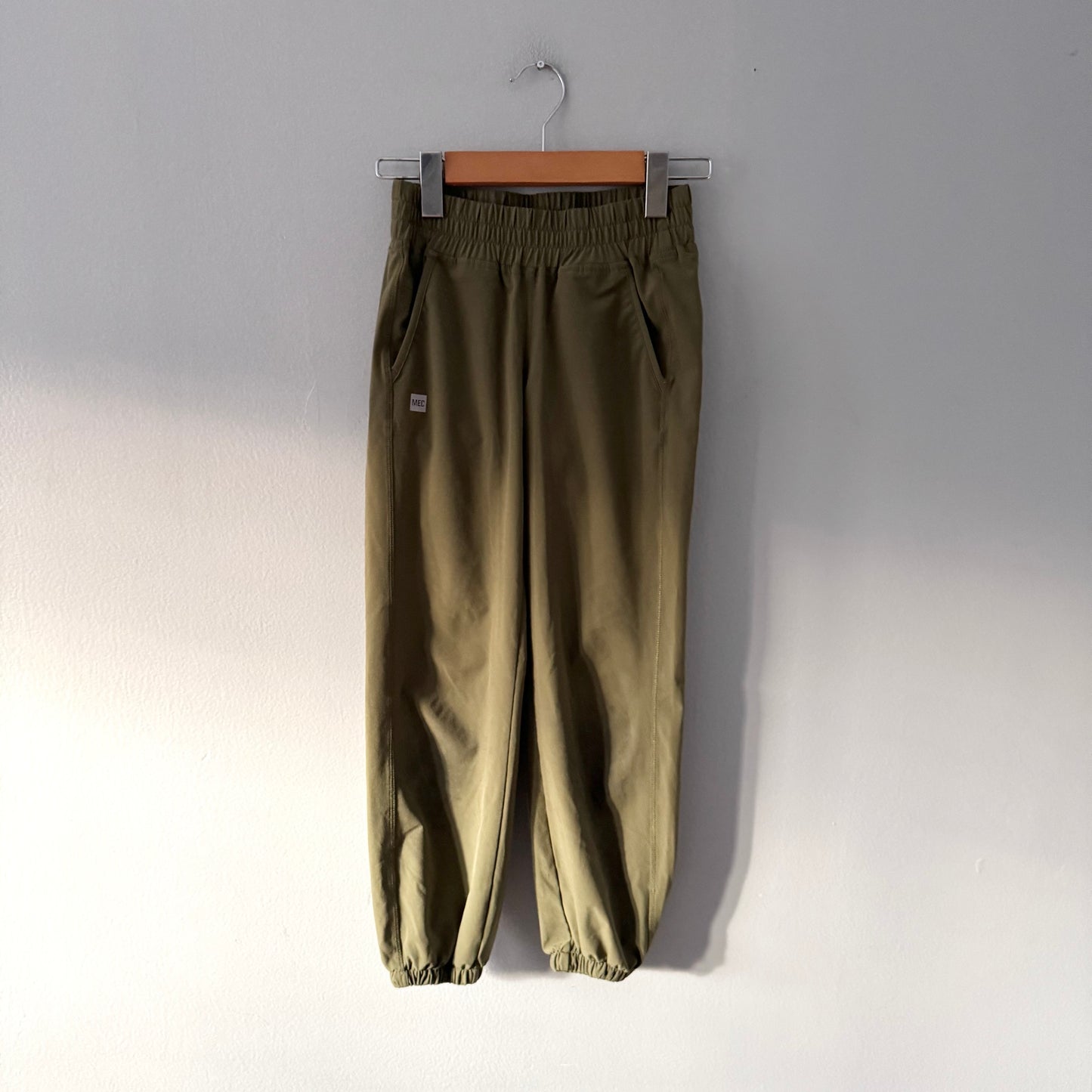 Mec / Khaki active pants / 8Y