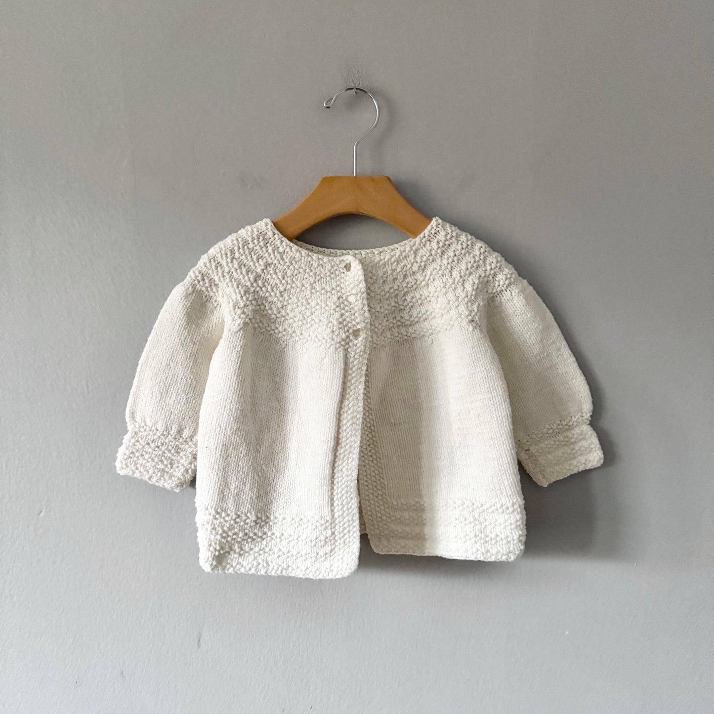 Handmade / White heart buttons knit cardigan / 24M