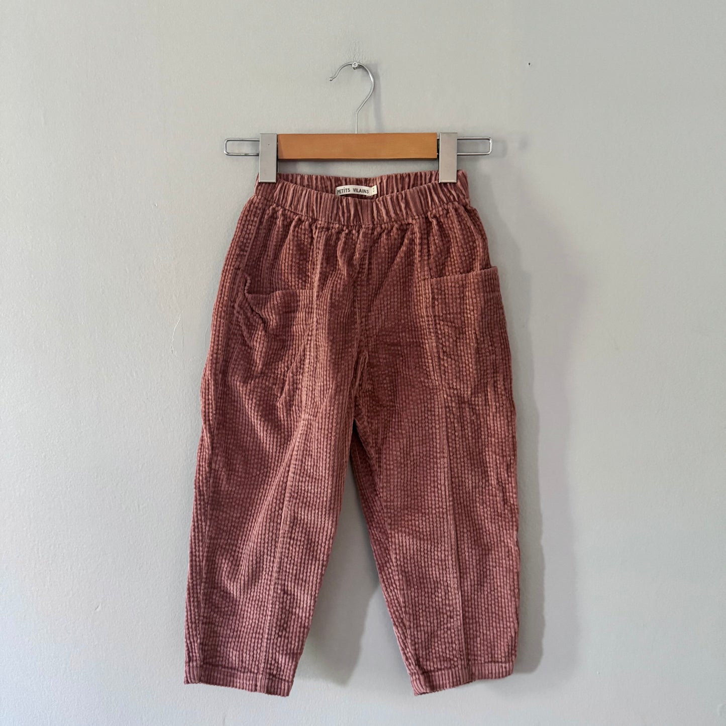 Petits Vilains / Pink corduroy pants / 4-5Y