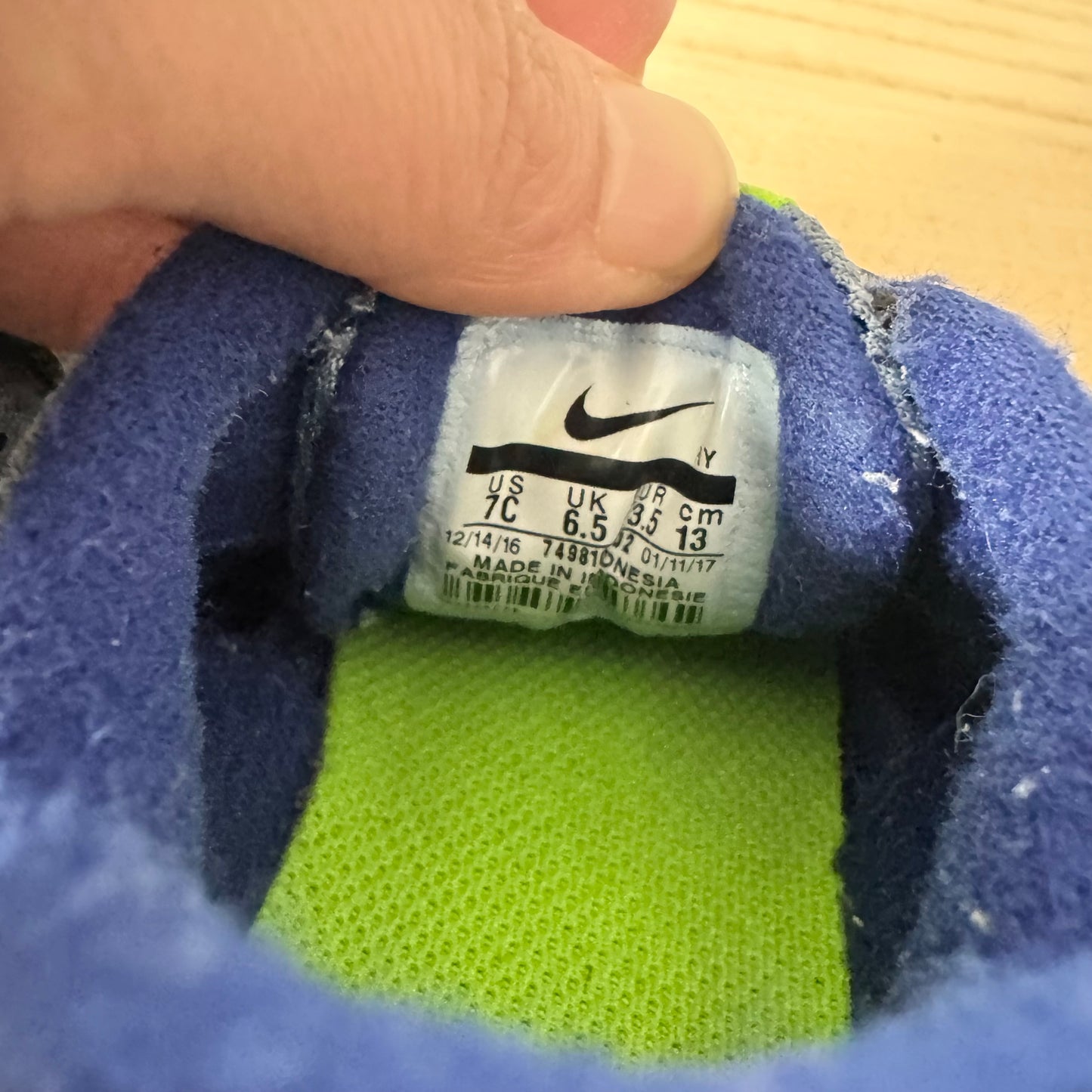 Nike / Sneakers / US7