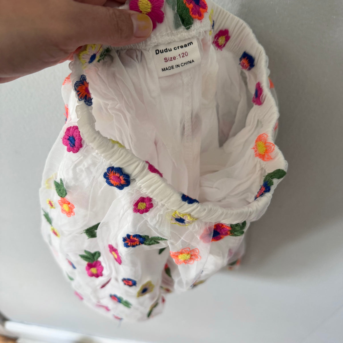 Dudu cream / White x floral skirt / 6Y