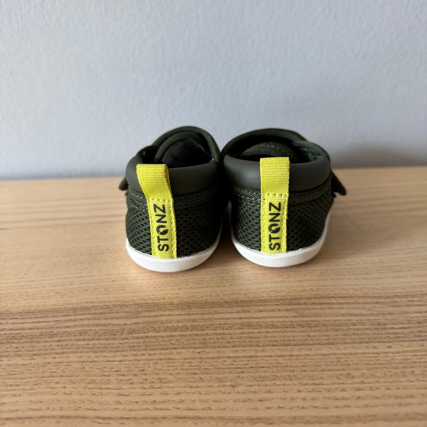 Stonz / Shoes / US4