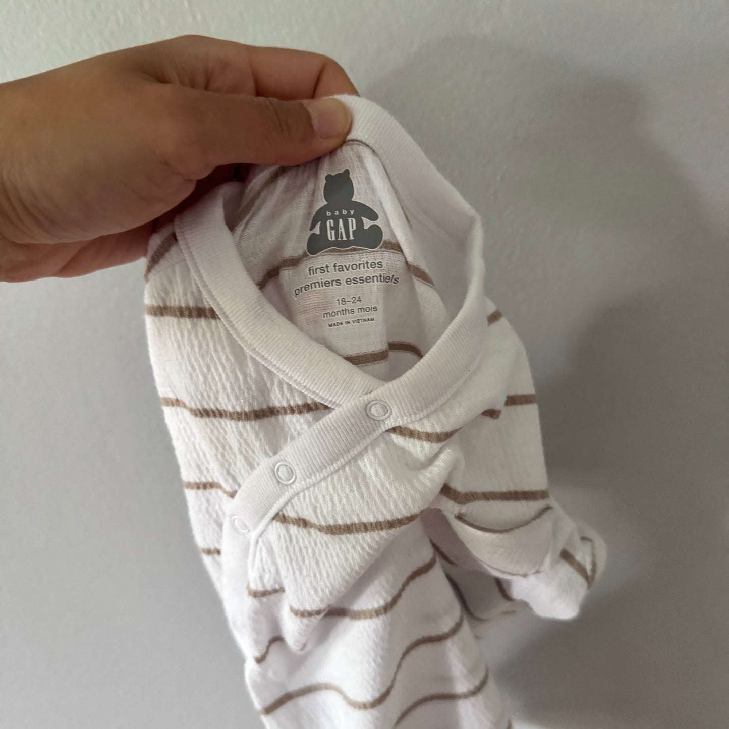 Gap / White stripe onesie and pants set / 18-24M