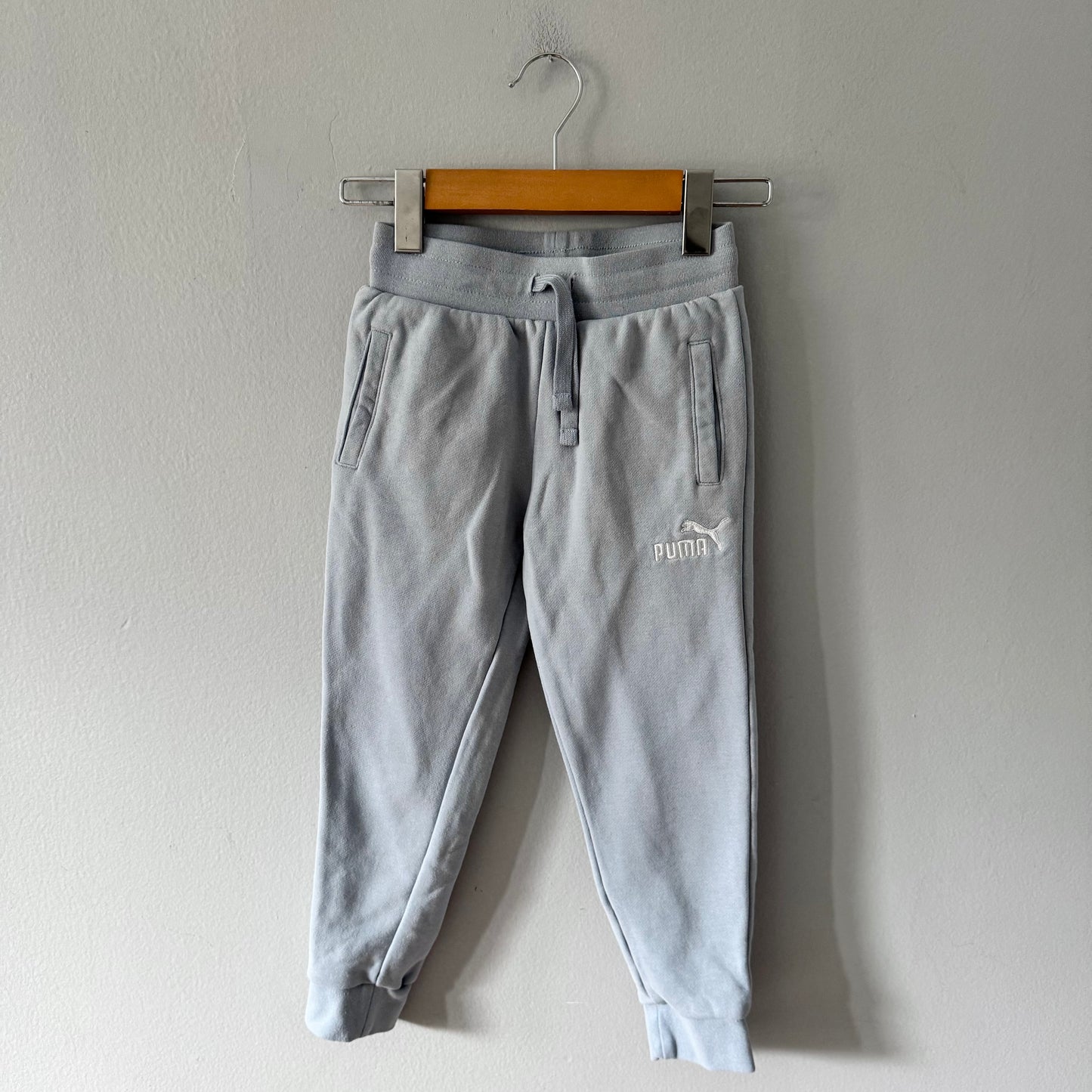 Puma / Smokey blue sweatpants / 6Y