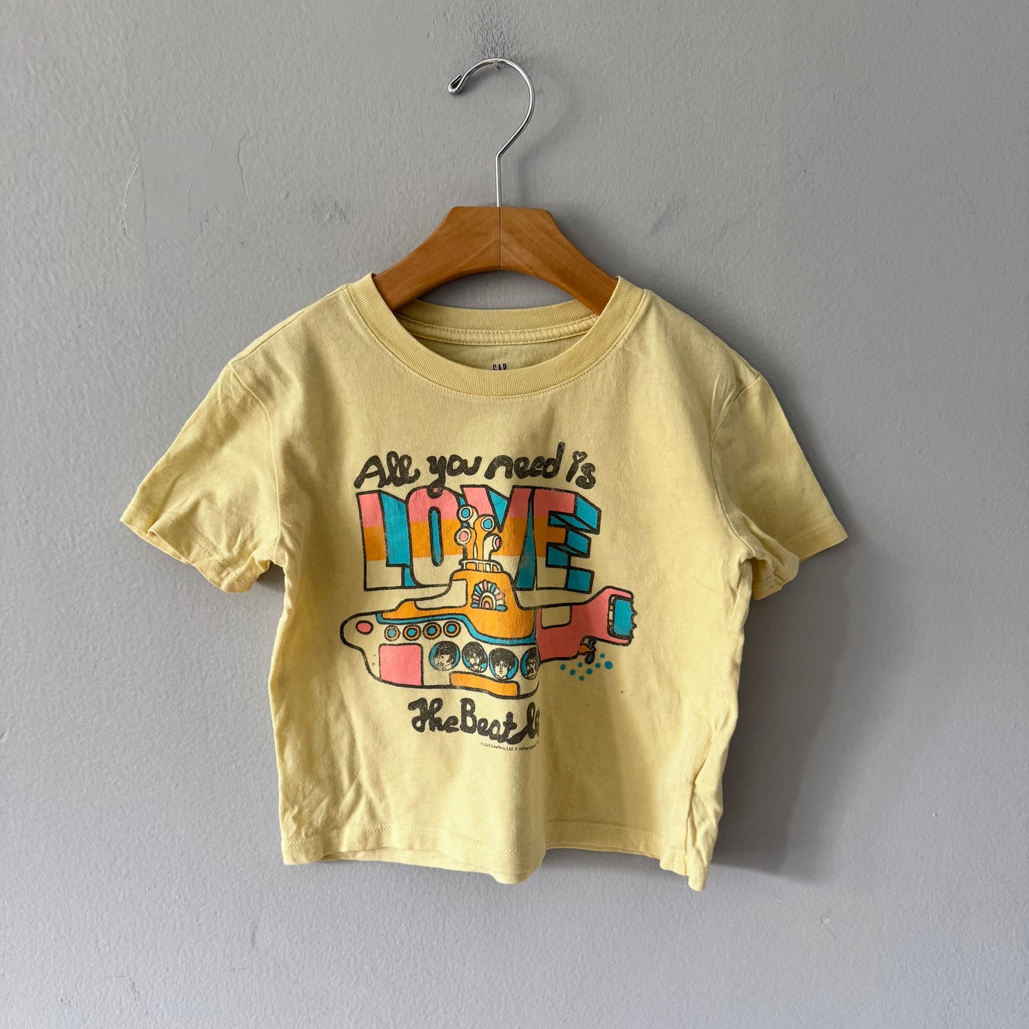 Gap / The Beatles yellow T-shirt / 4-5Y
