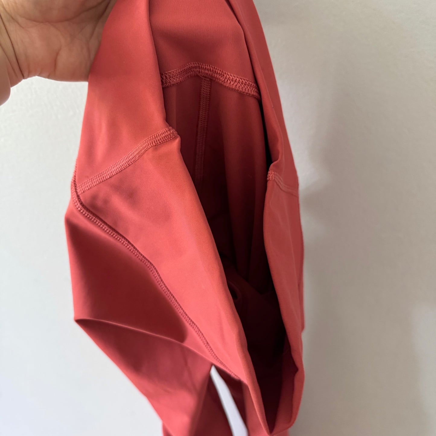Lululemon / Orange cropped leggings / Women 6-8