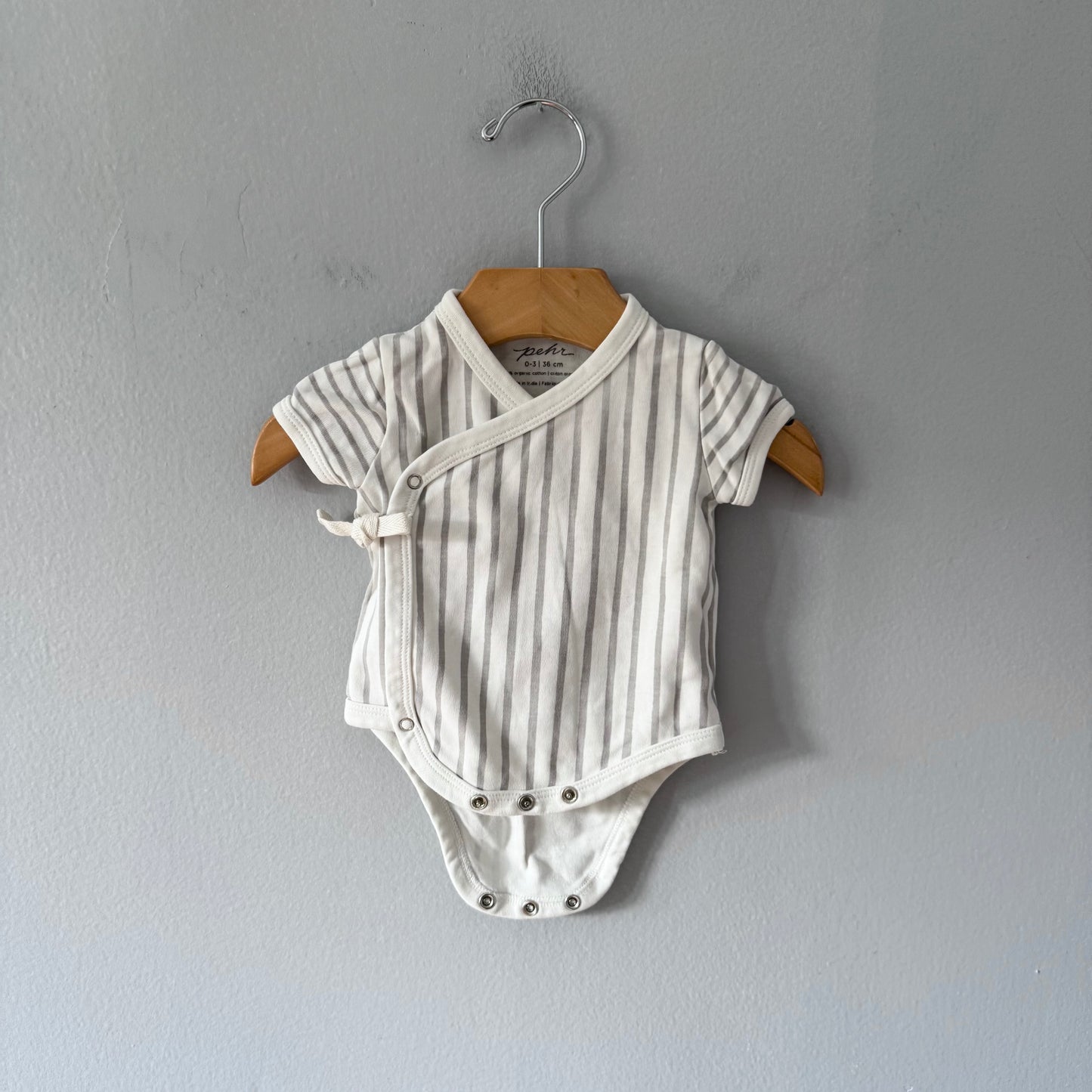 Pehr / Stripe onesie / 0-3M