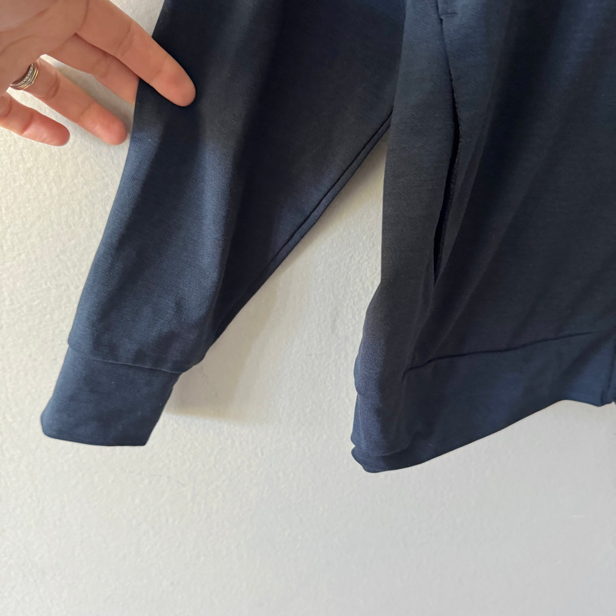 Uniqlo / Cool and Dry zip up hoodie / 7-8Y
