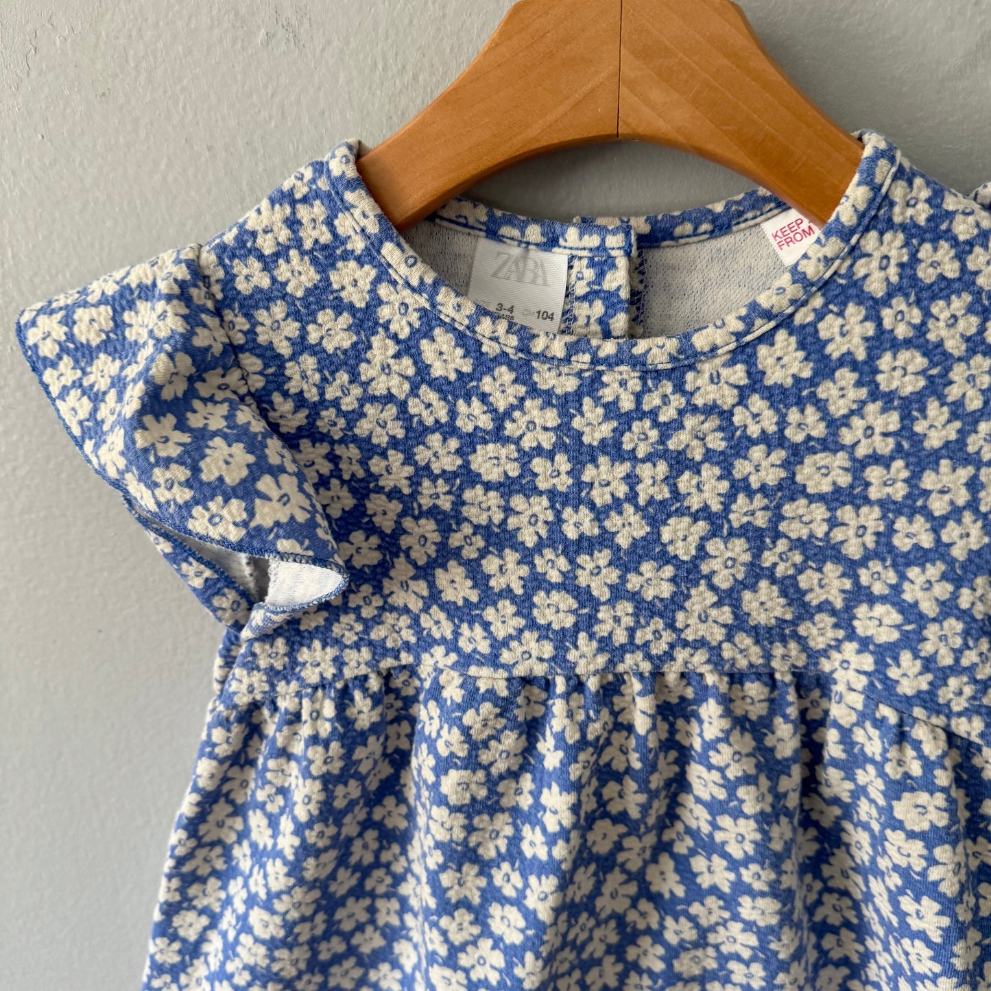 Zara / Blue x white floral dress / 3-4Y