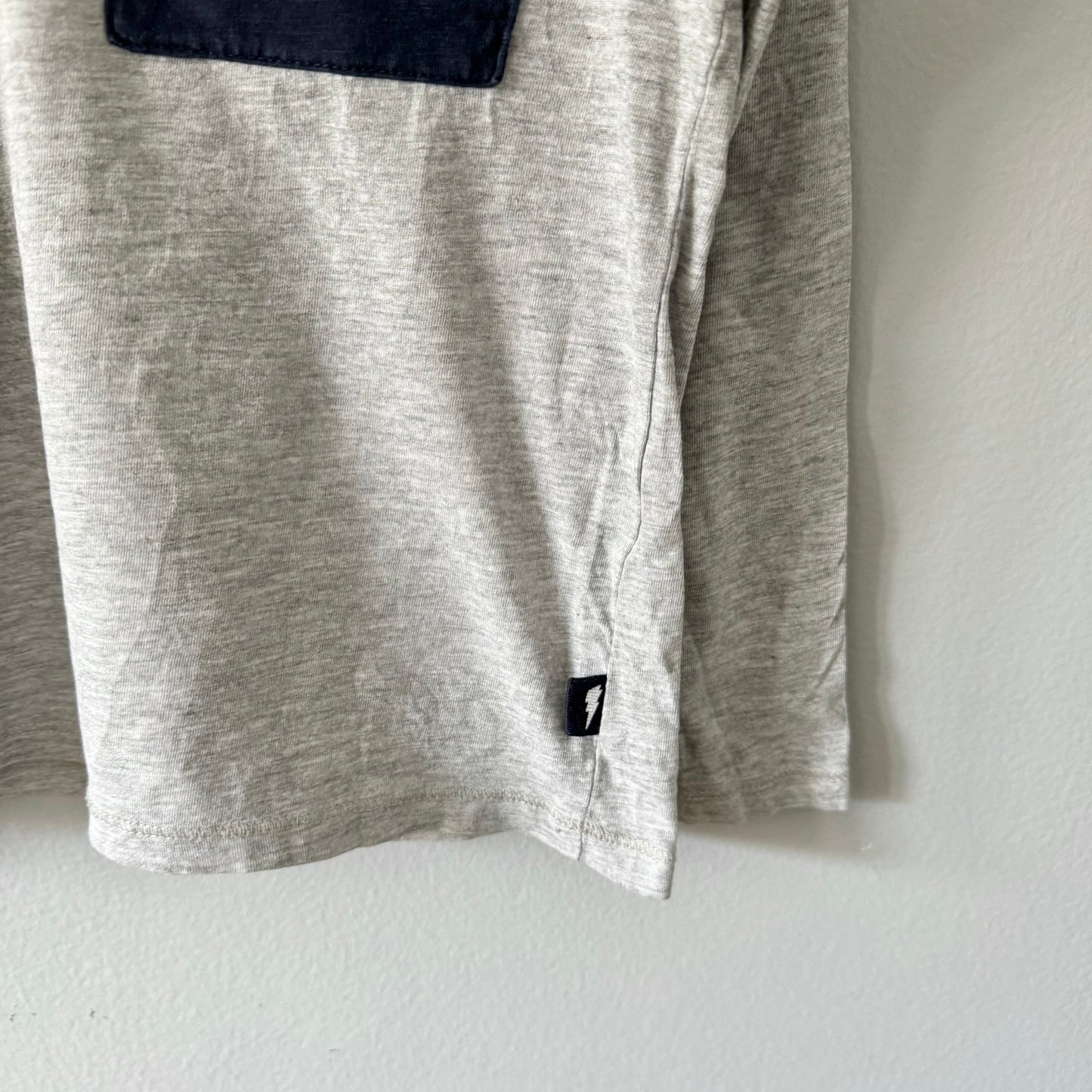 Zara / Light grey long sleeve T-shirt / 6Y