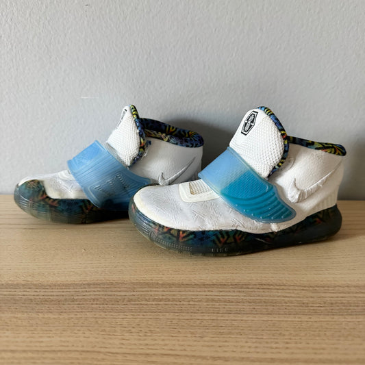Nike / Sneaker / US8