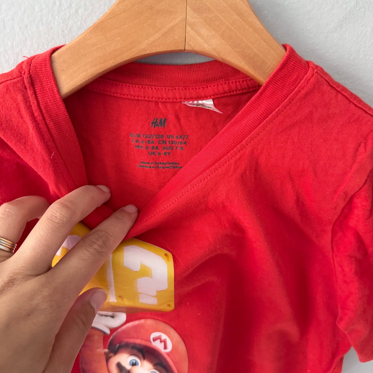 H&M / Red Mario T-shirt / 6-8Y
