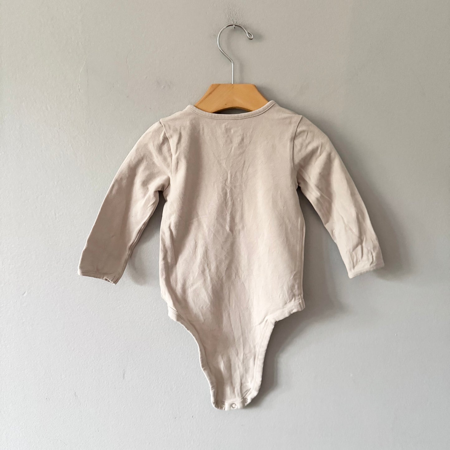 Pehr / Light beige onesie / 12-18M