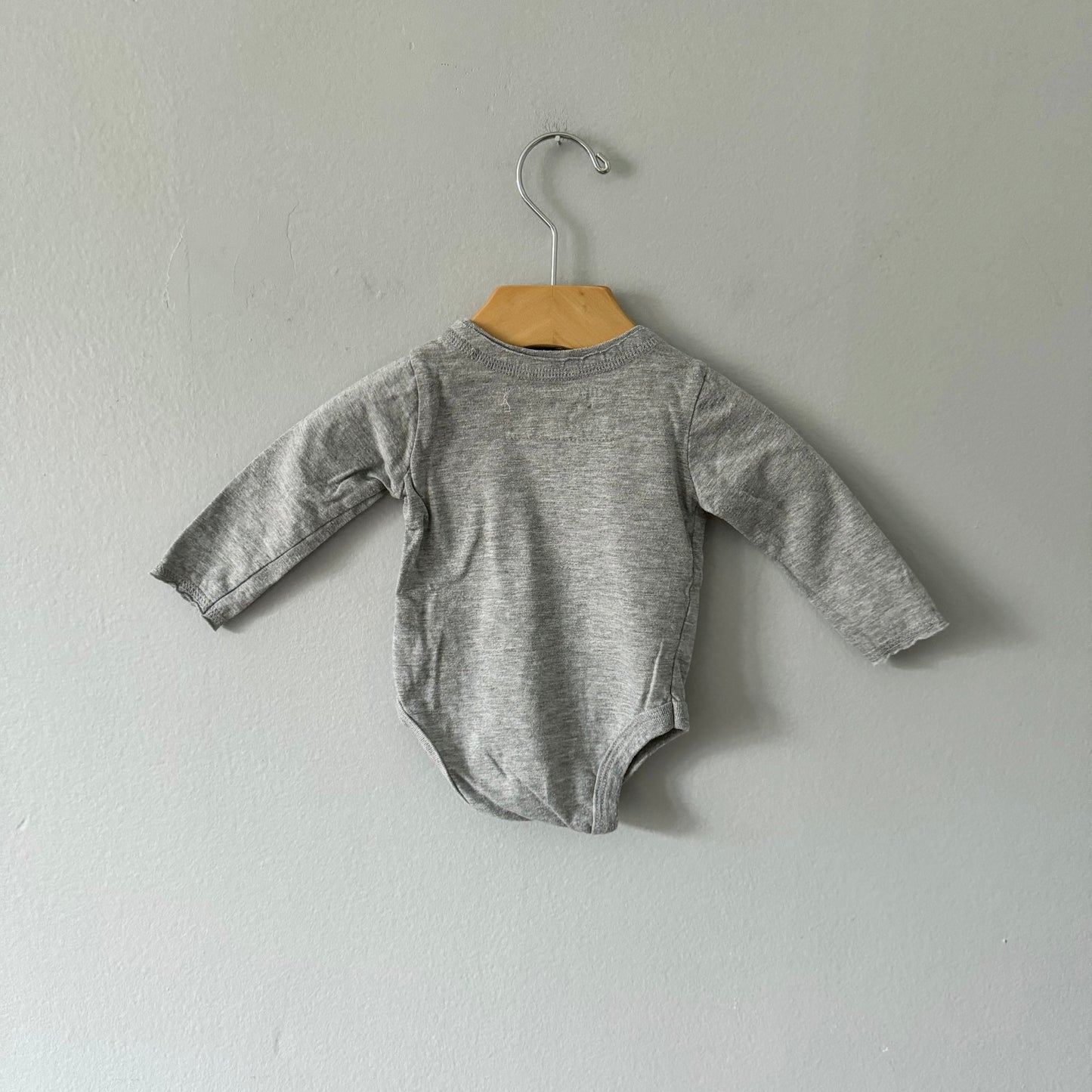 Mini mioche / Light grey long sleeve onesie / 0-3M