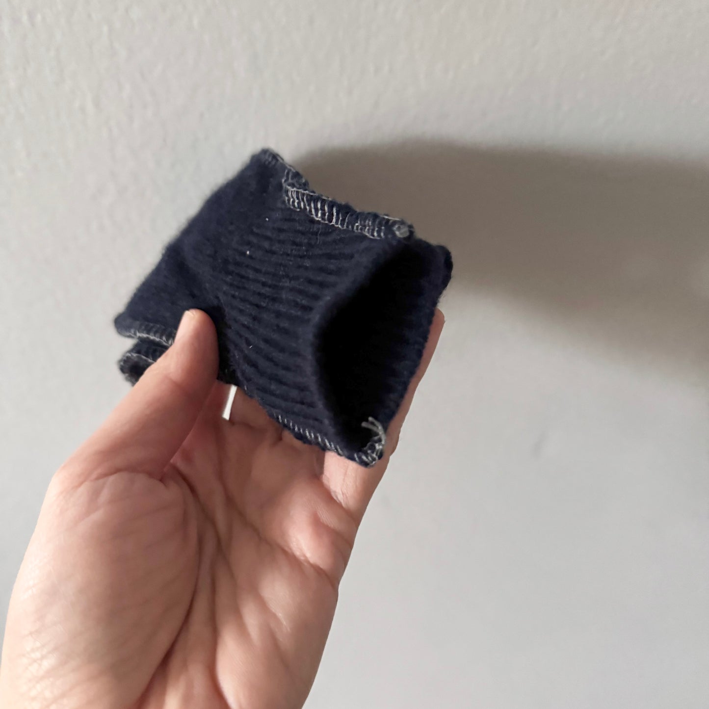 No brand / Navy infant knit mittens / 0-12M