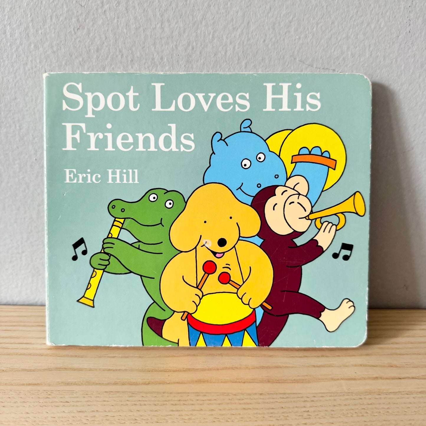 Spot Loves His Friends / Eric Hill