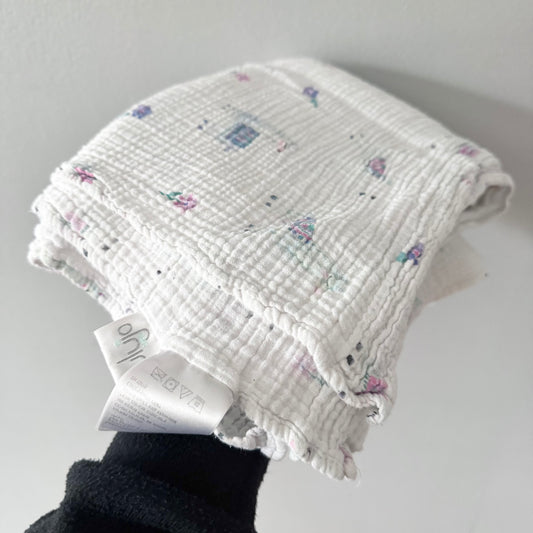 Lulujo / White x alpaca swaddle