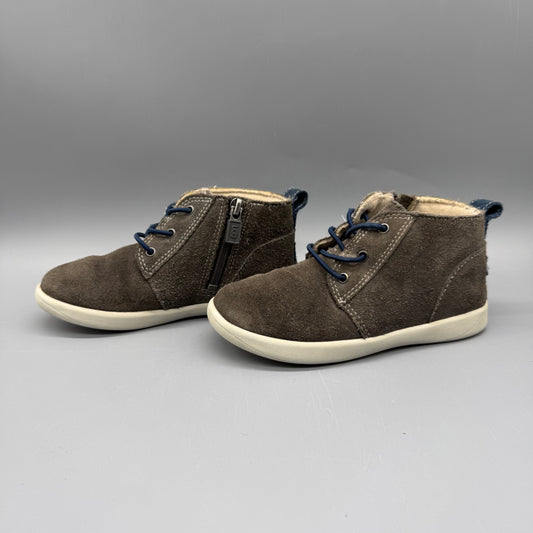 UGG / Shoes / US11