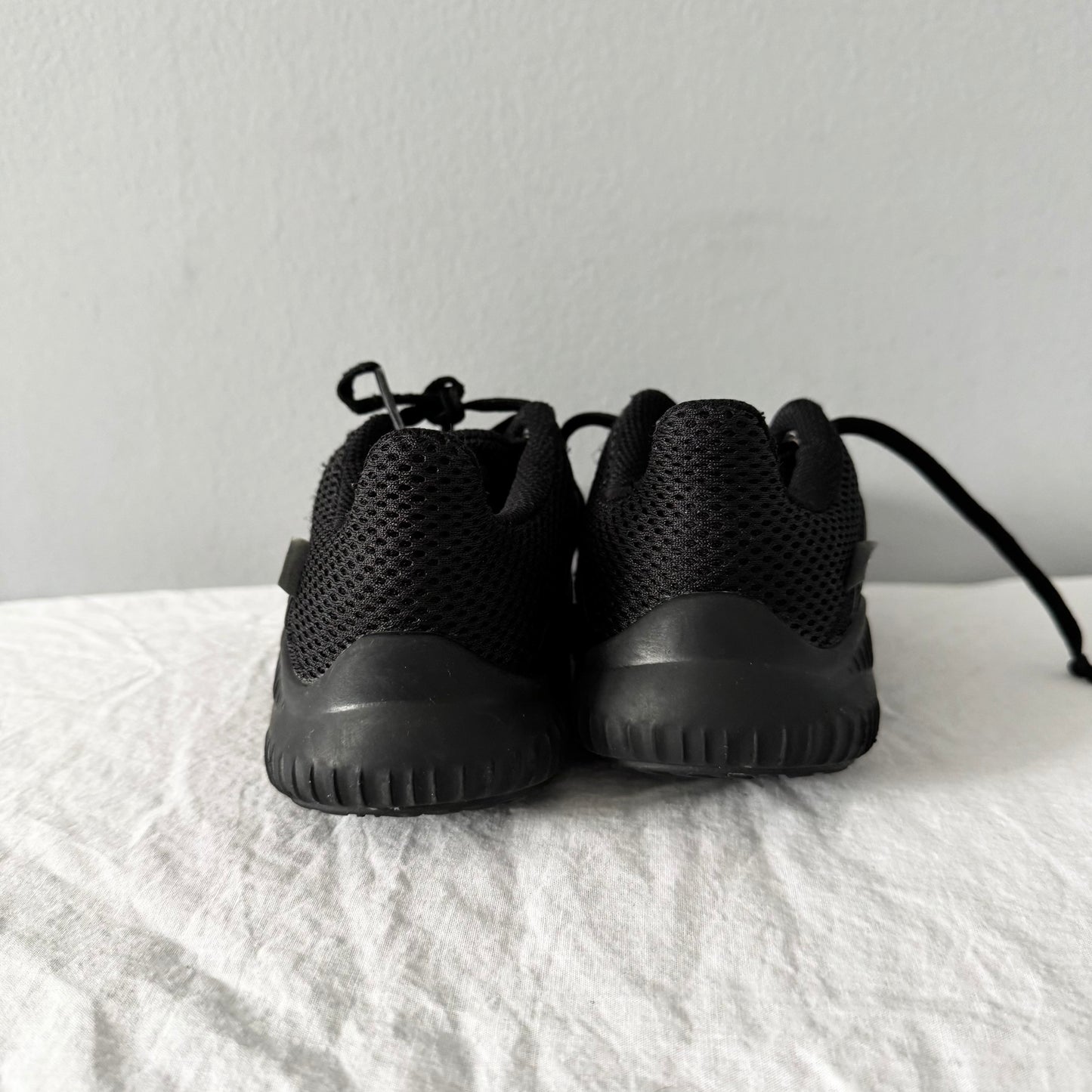 Adidas / Running Shoes / US12