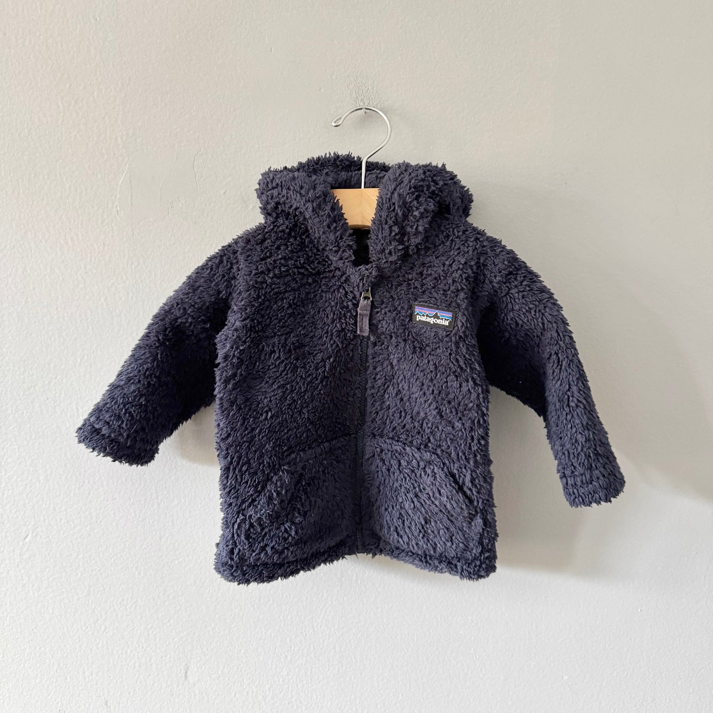Patagonia / Navy fleece zip up / 3-6M
