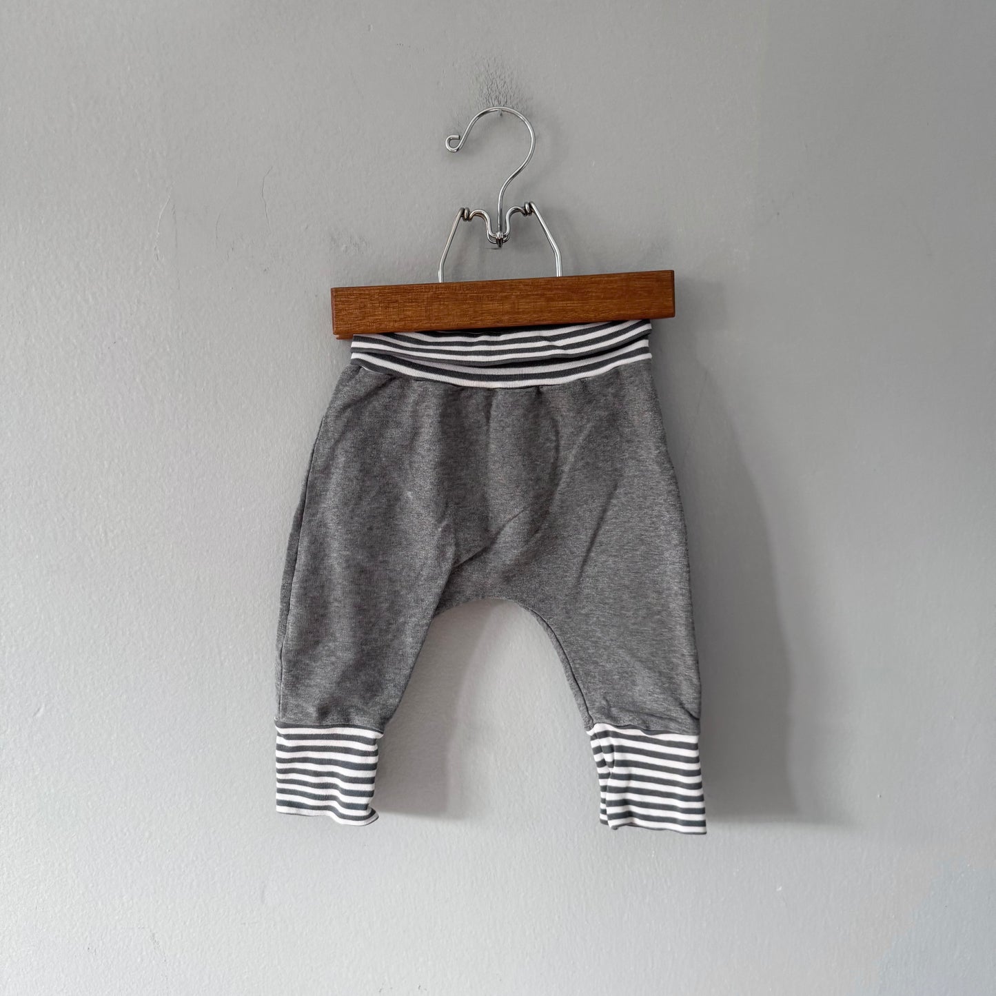 Pure Colour Baby / Grey harem pants / 3-12M