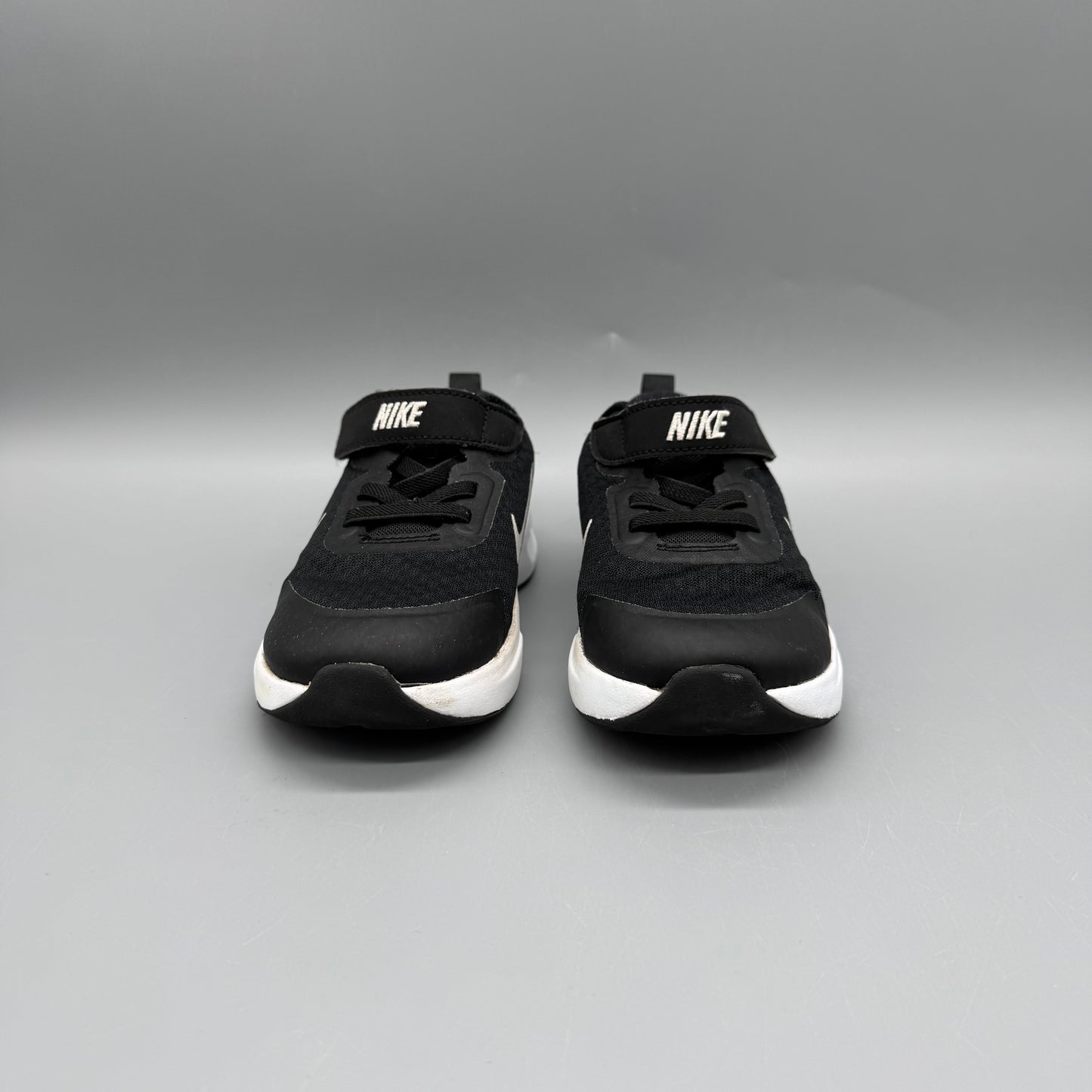 Nike / Running Shoes / US9