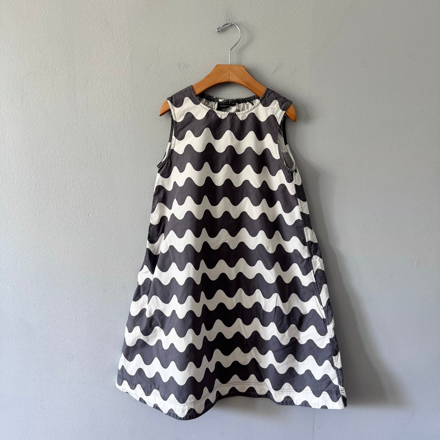 Uniqlo x Marimekko / White grey dress / 7-8Y