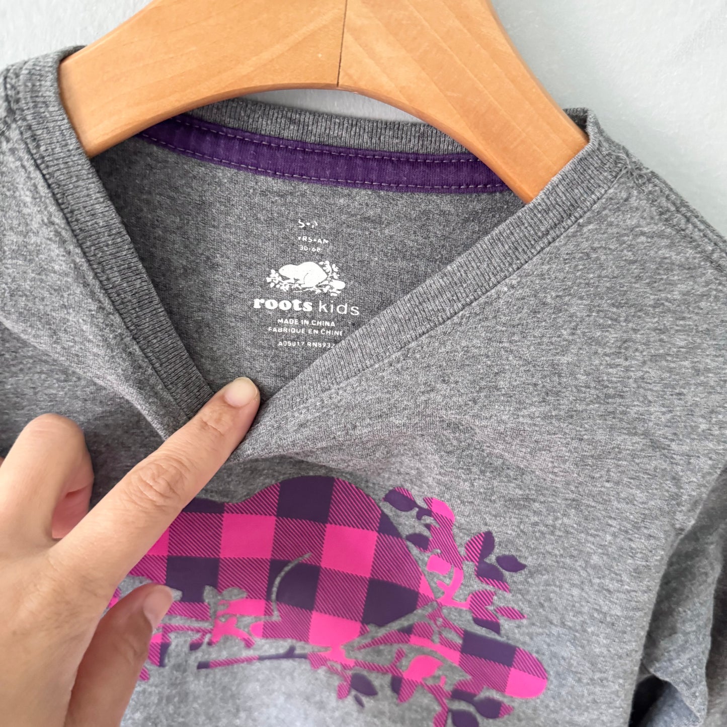 Roots / Manches longues gris foncé / 5-6 ans