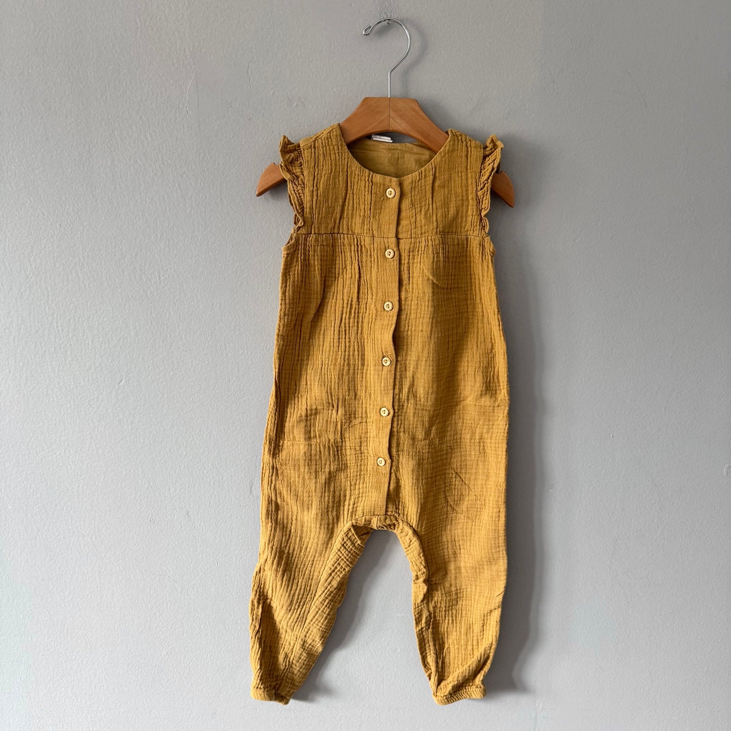 H&M / Barboteuse débardeur en mousseline couleur moutarde / 18-24M