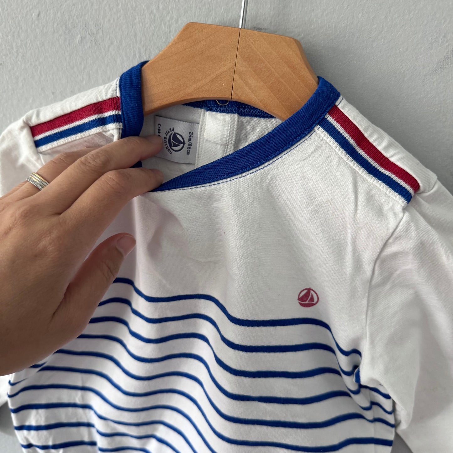 Petit Bateau / White long sleeve T-shirt / 24M