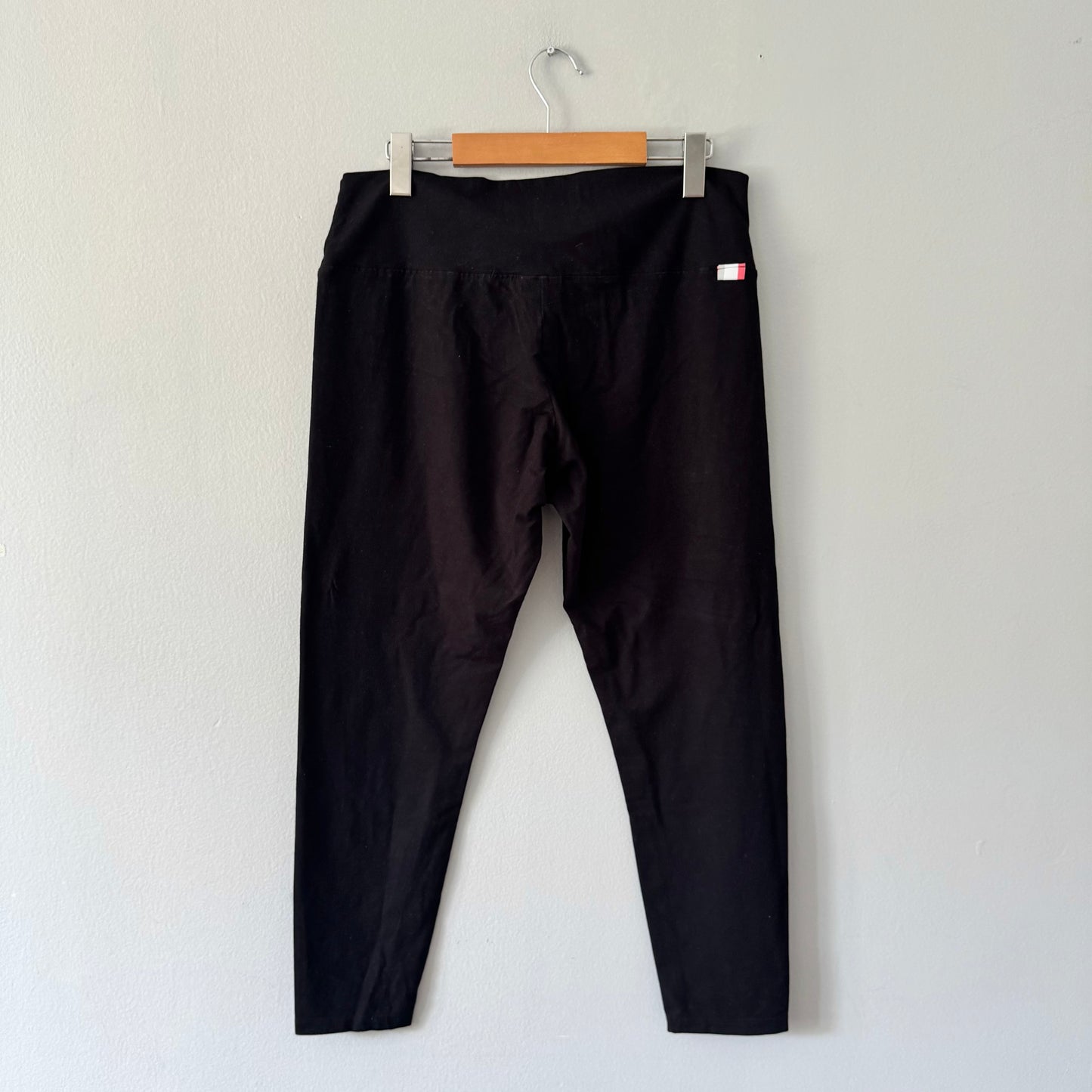 Province of Canada / Black leggings / XL