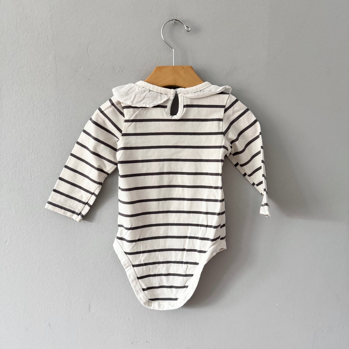 Rachel Zoe / Combinaison rayée blanc et gris / 12 mois