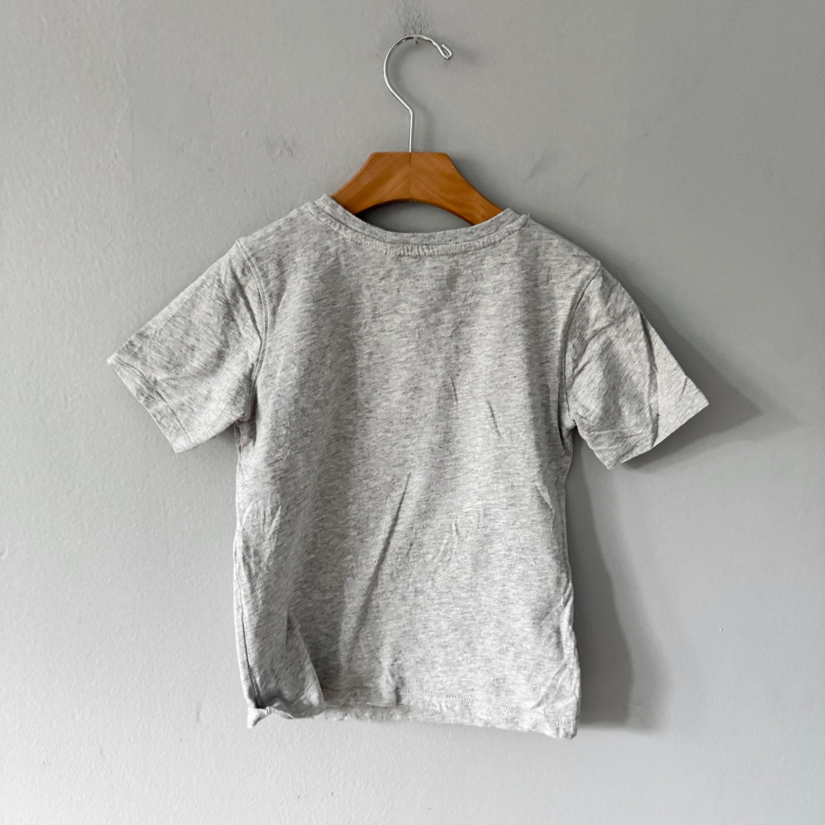 H&M x Pokemon / Light grey T-shirt / 4-6Y