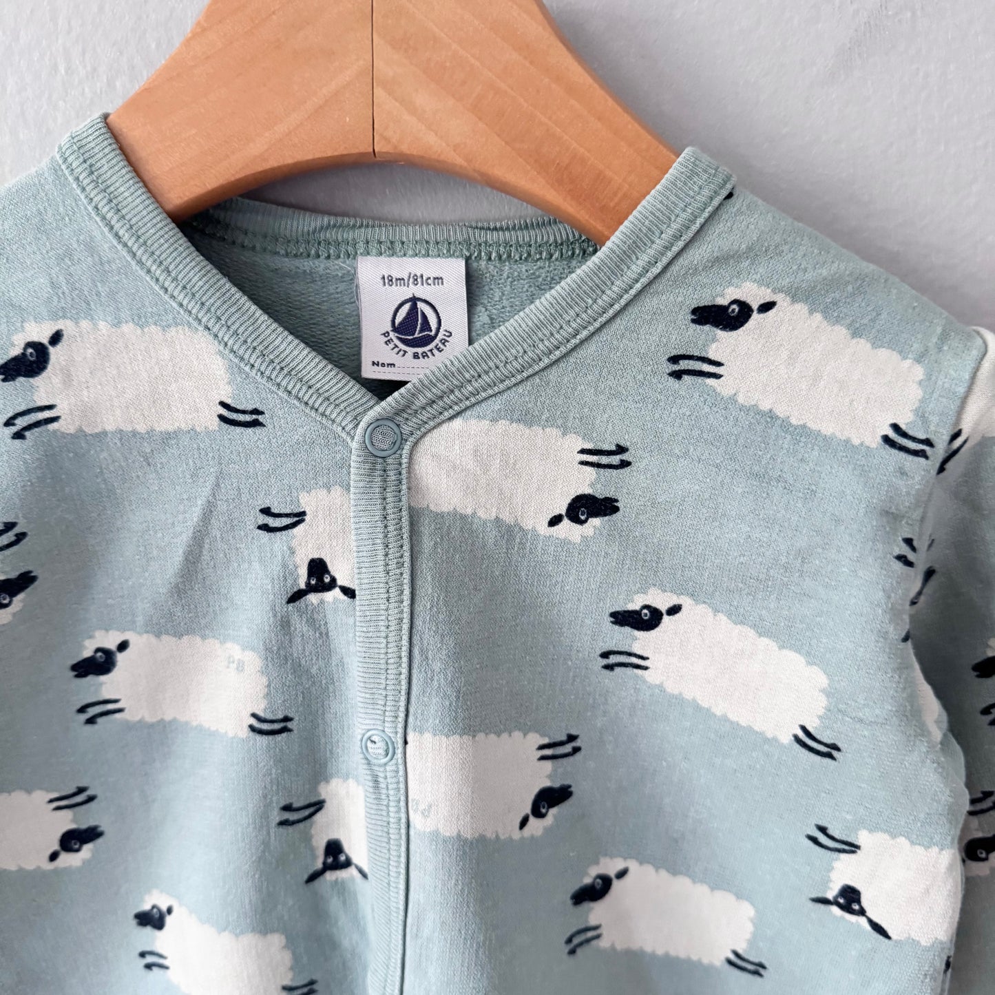 Petit bateau / Sheep long sleeve crew romper / 18M
