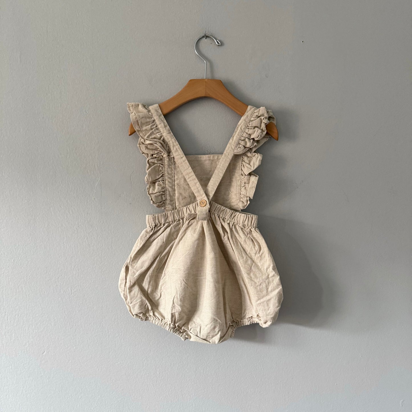 No brand / Beige ruffle tank bubble romper / 100cm(3-4Y)