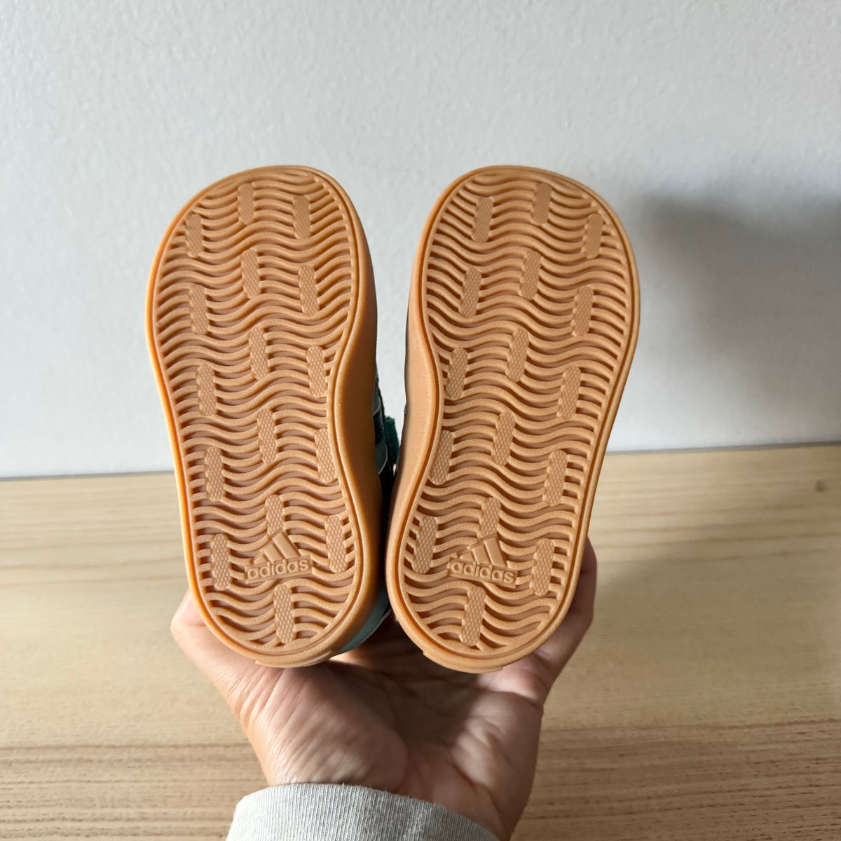 Adidas / Sneaker / US6 - Brand new