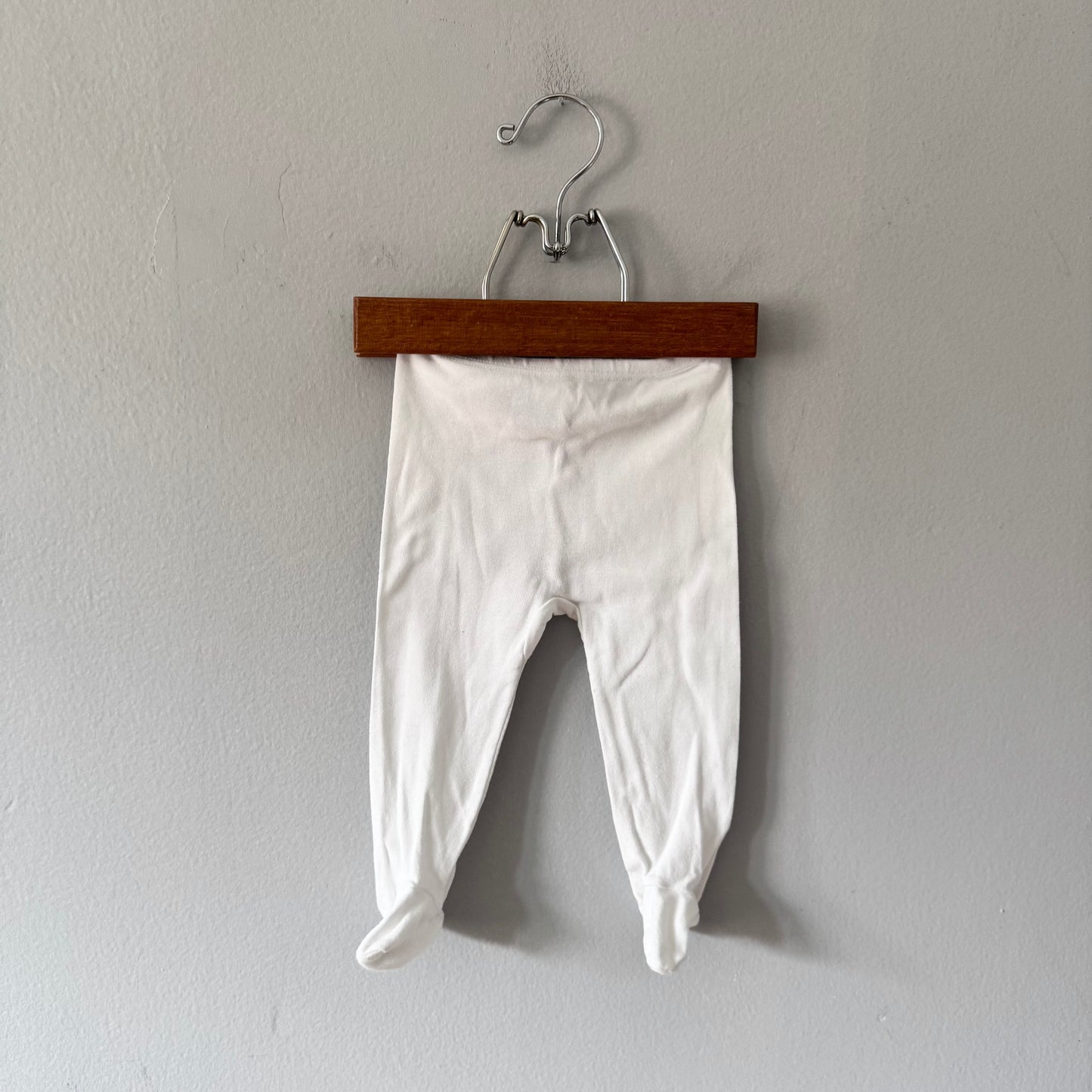 Petit Bateau / White footie / 6M