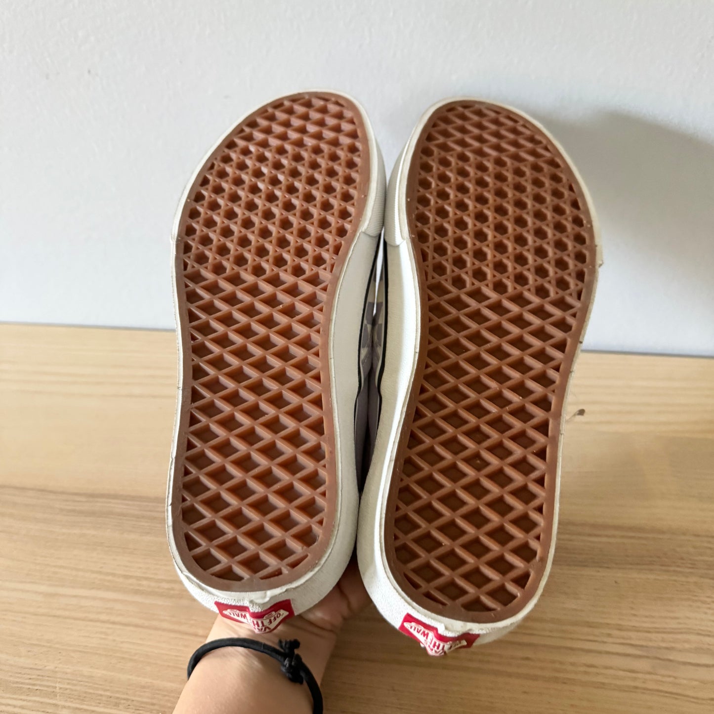 Vans / Slip on / Men 7.5 Women 9.0 - Brand new