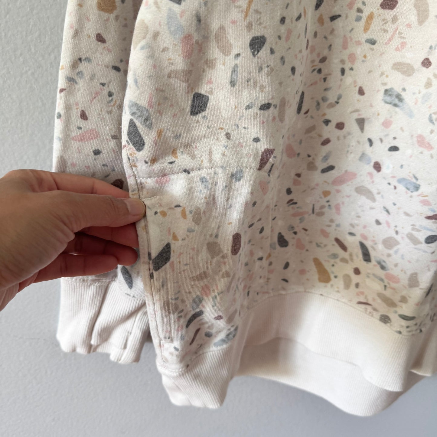 Roots / Ivory pebble rock sweatshirt / 9-10Y