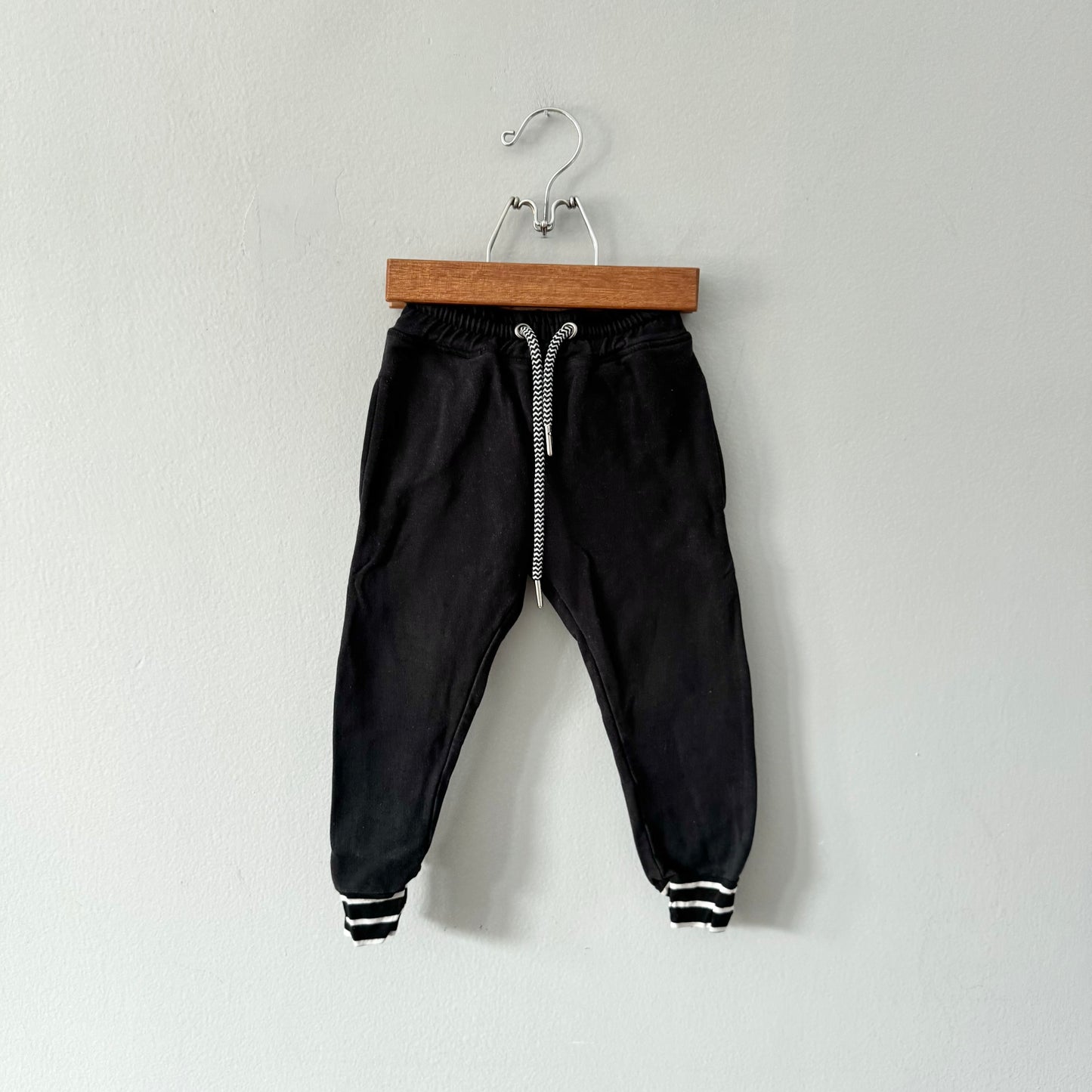 Whistle & Flute / Pantalon de jogging noir / 1-2 ans