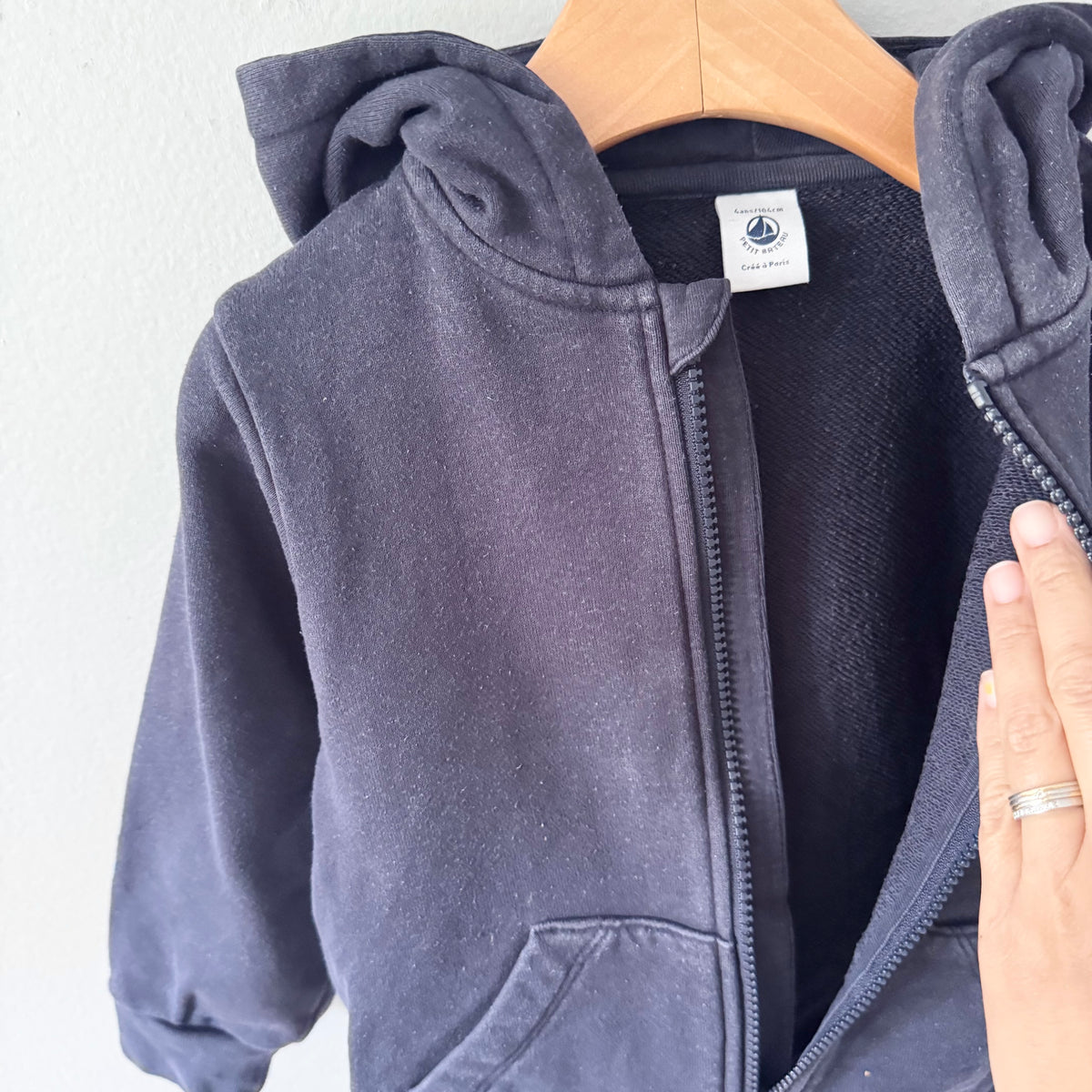 Petit Bateau / Navy zip up hoodie / 4Y