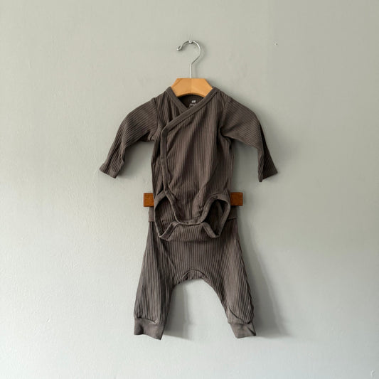 H&M / Ribbed onesie & pants set - Dark grey / 2-4M