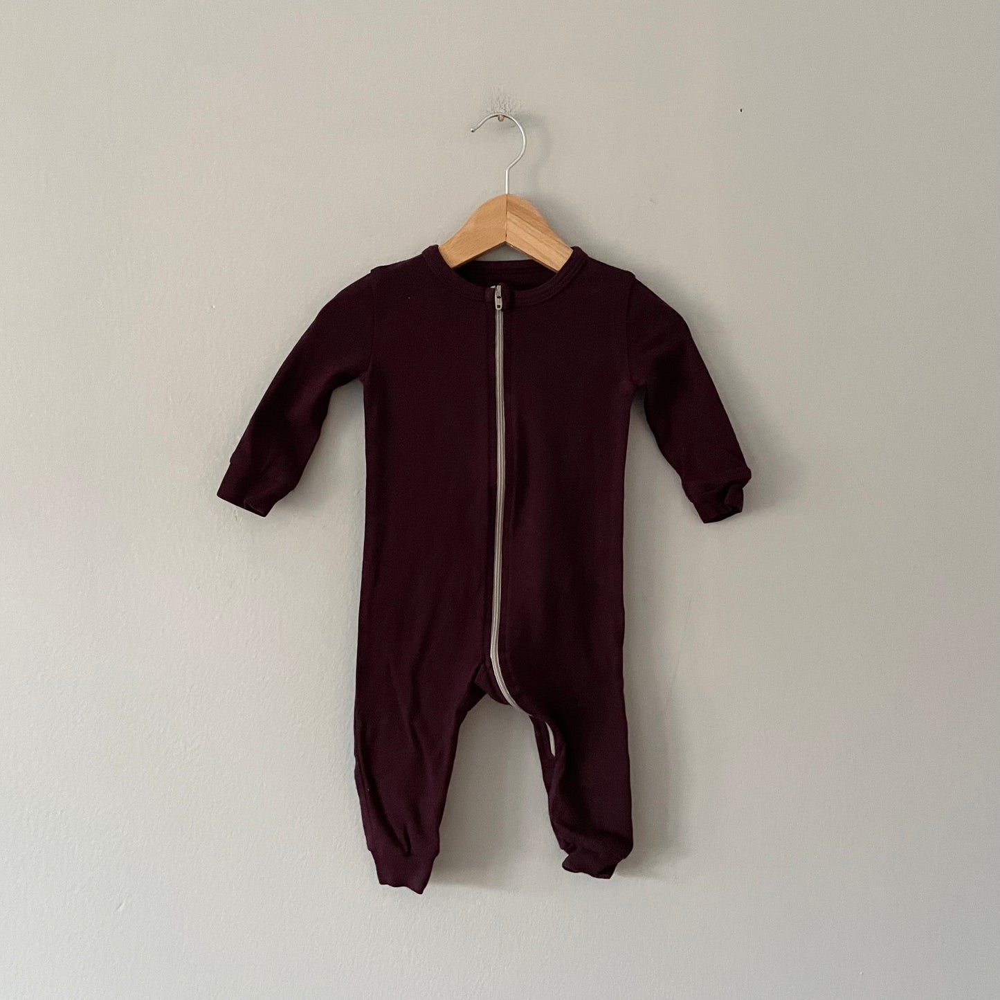 Mini Mioche / Burgundy cotton sleeper / 6-12M