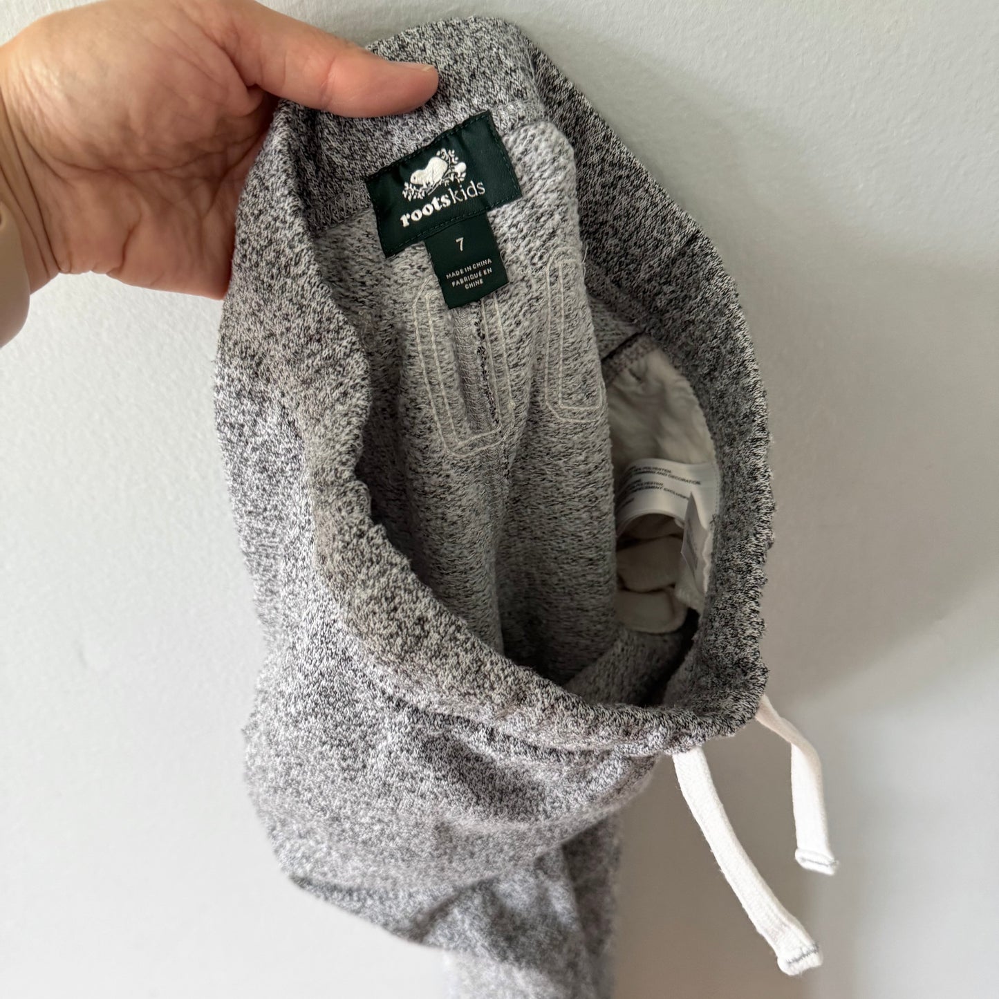 Roots / Salt and pepper sweatpants / 7Y